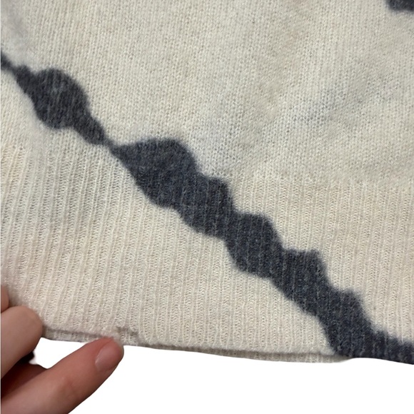 ✨🖤 360 Cashmere Oversized Skull Tie Dye Cashmere Sweater XS 🖤✨ - Picture 8 of 8